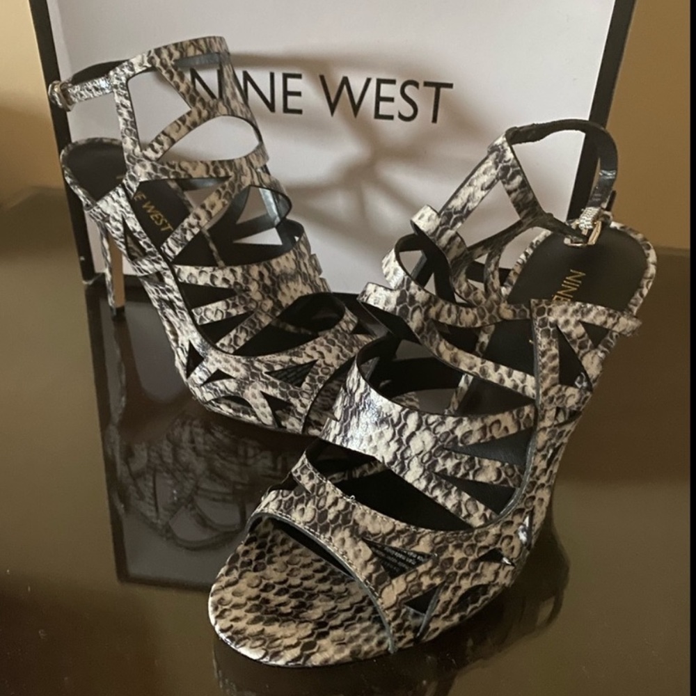 SALE 🔴 Strappy Nine West |  Heels